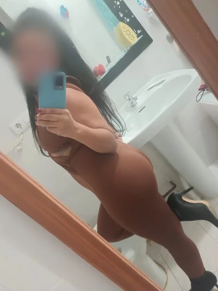 Whore VENEZOLANA ESPONTÁNEA DIVERTIDA UNA COMPAÑÍA DE LUJO in Valencia