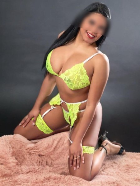 CAROLINA sex escort in Valencia